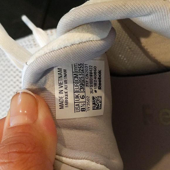 Shoes - Picture 5 of 5